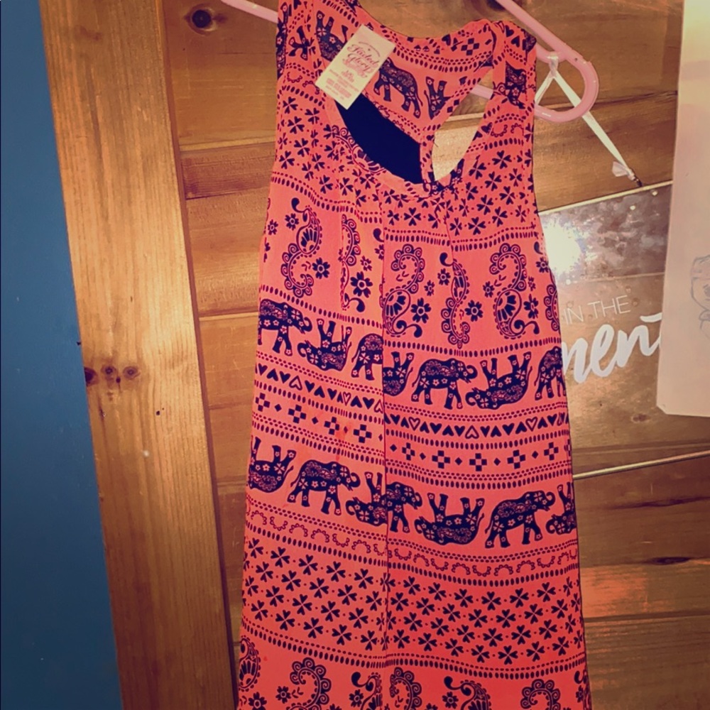 Only has been worn once and in perfect shape :)